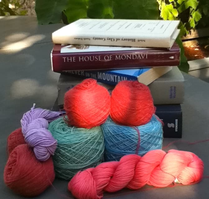 2 Knit Lit Chicks podcast artwork
