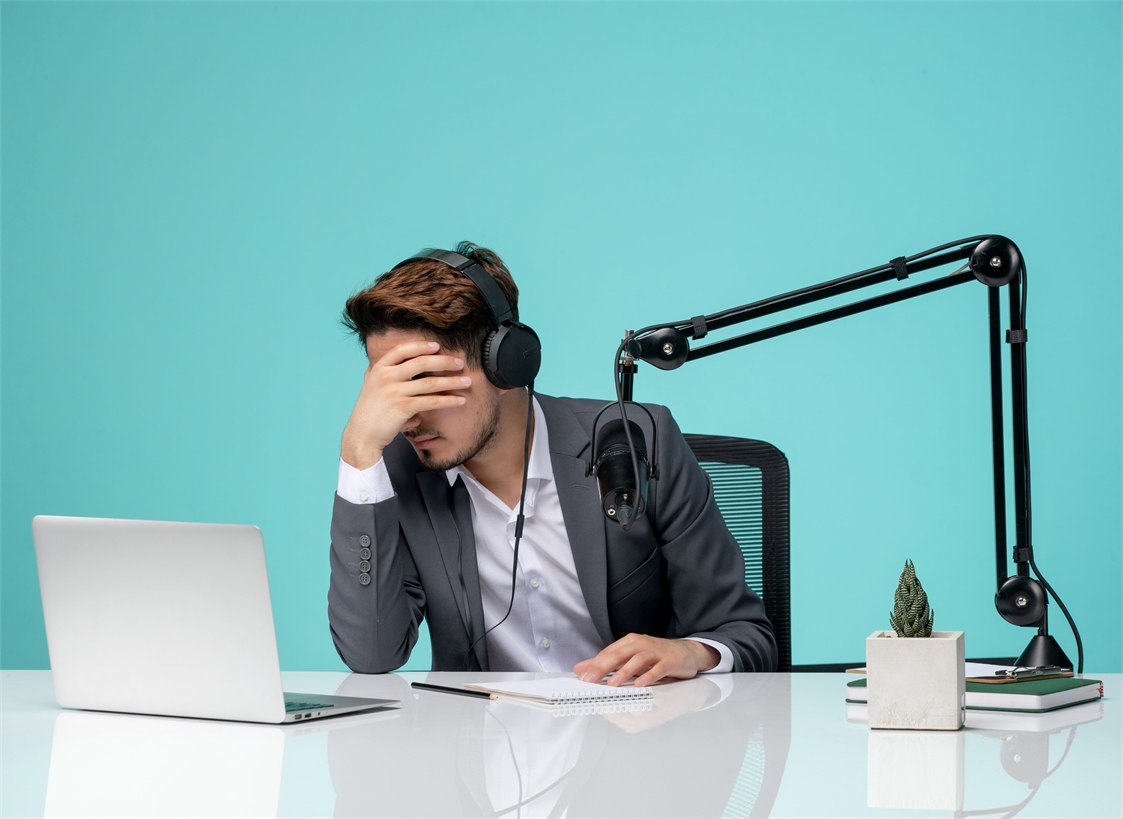 Operator losing the thread across spreadsheets and inboxes